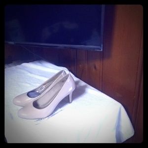 Women's high heel shoes